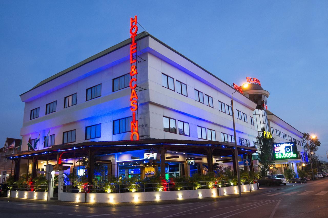 Hotel Elegance Nv 帕拉马里博 外观 照片