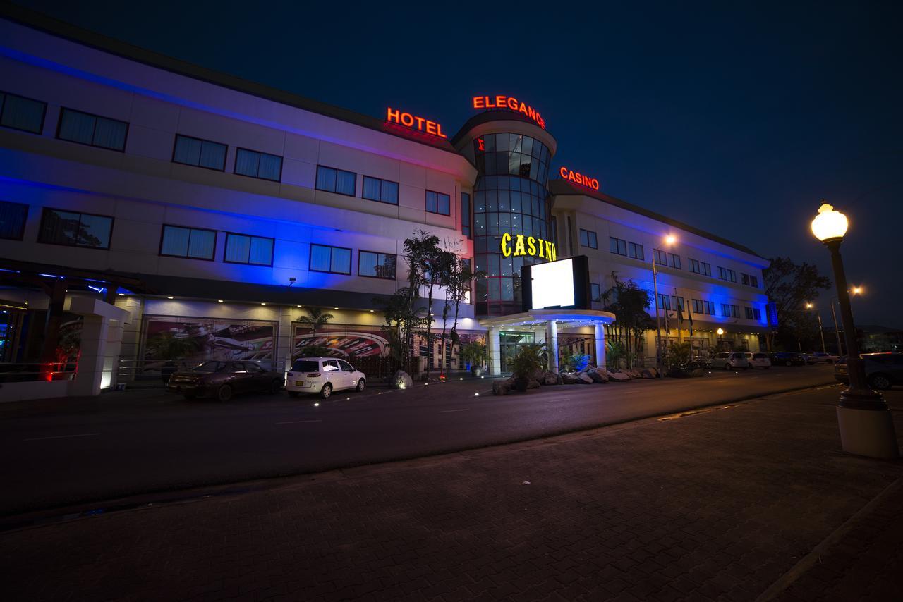 Hotel Elegance Nv 帕拉马里博 外观 照片