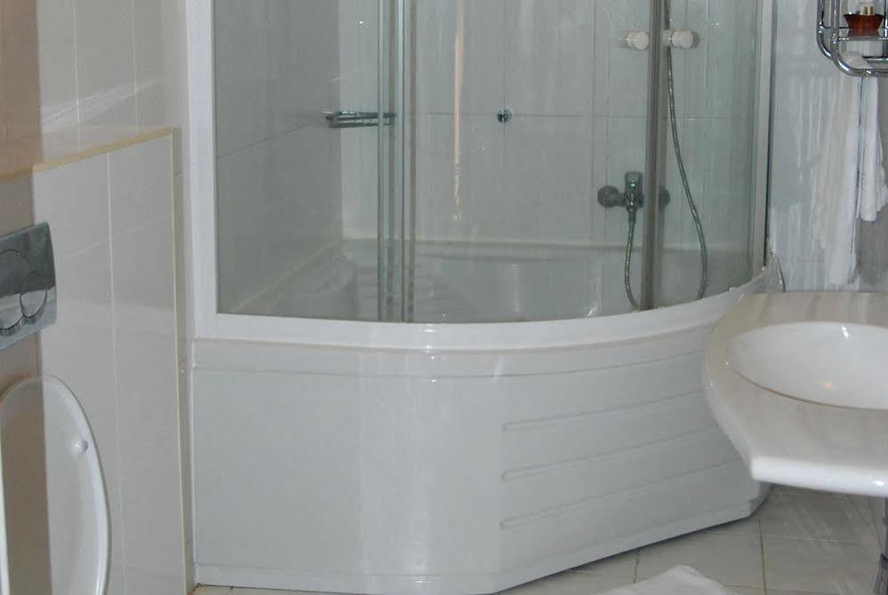 Hotel Elegance Nv 帕拉马里博 外观 照片