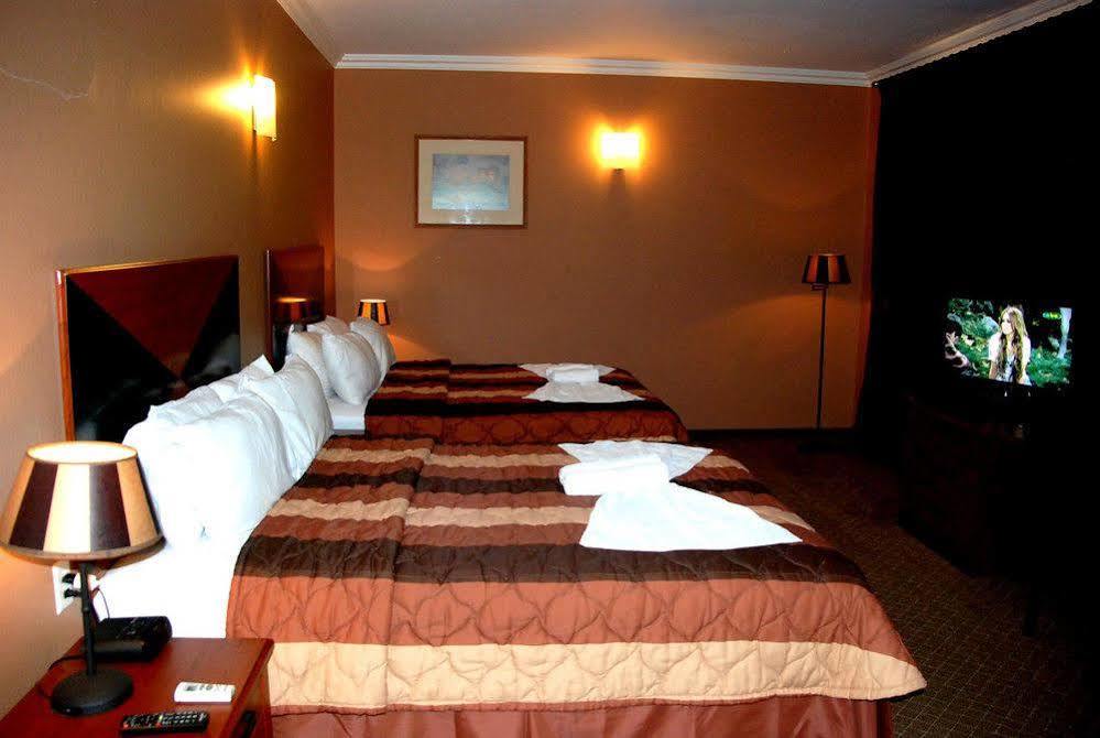 Hotel Elegance Nv 帕拉马里博 外观 照片