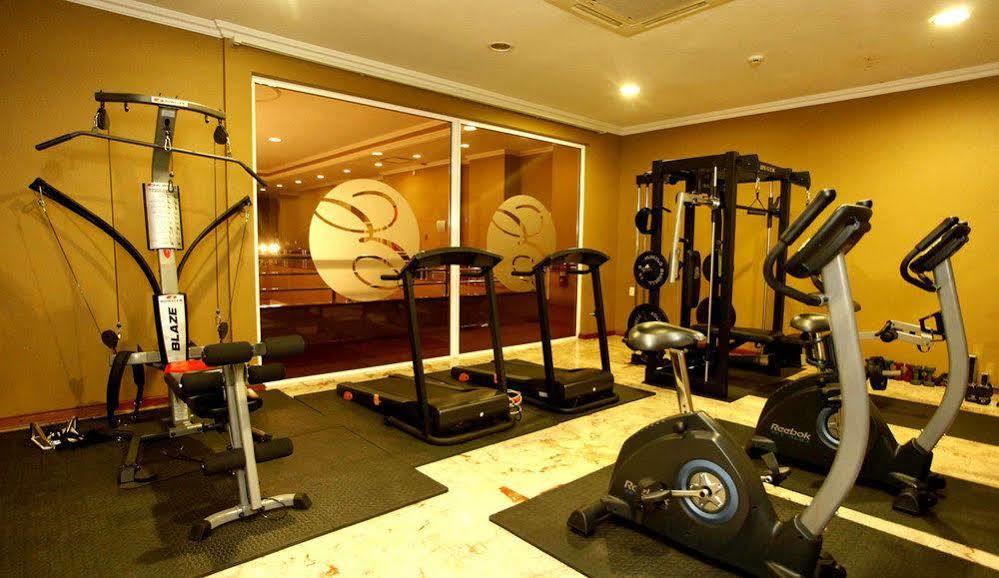 Hotel Elegance Nv 帕拉马里博 外观 照片